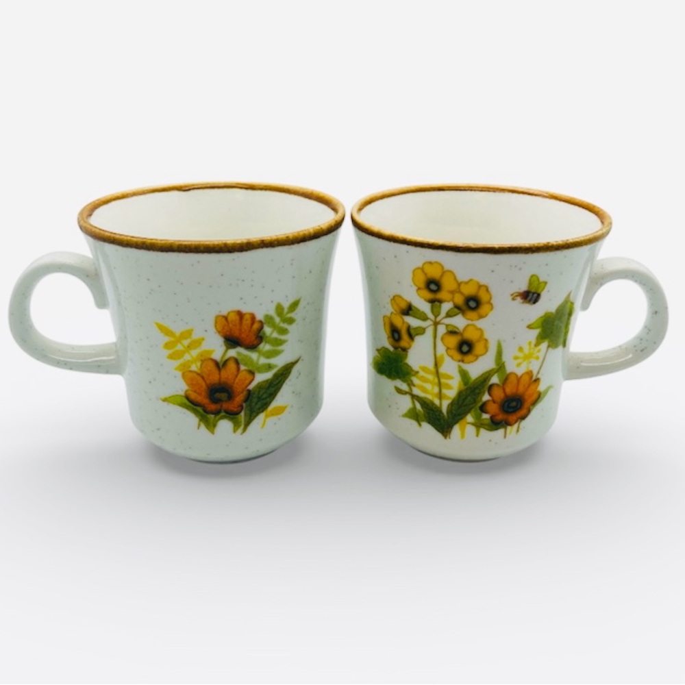 VTG Mikasa Natural Beauty Fresh from the Garden C9060 Coffee
Tea Cups Stoneware